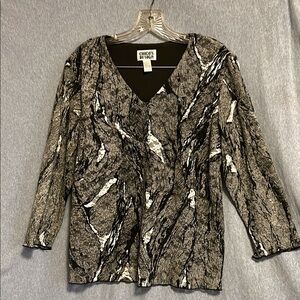 Chico’s size 2(12-14) (large) Black and Gray Women's lined Top like new EUC